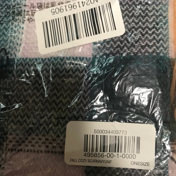 NWT Gap Factory Cozy Scarf - Picture 3 of 3